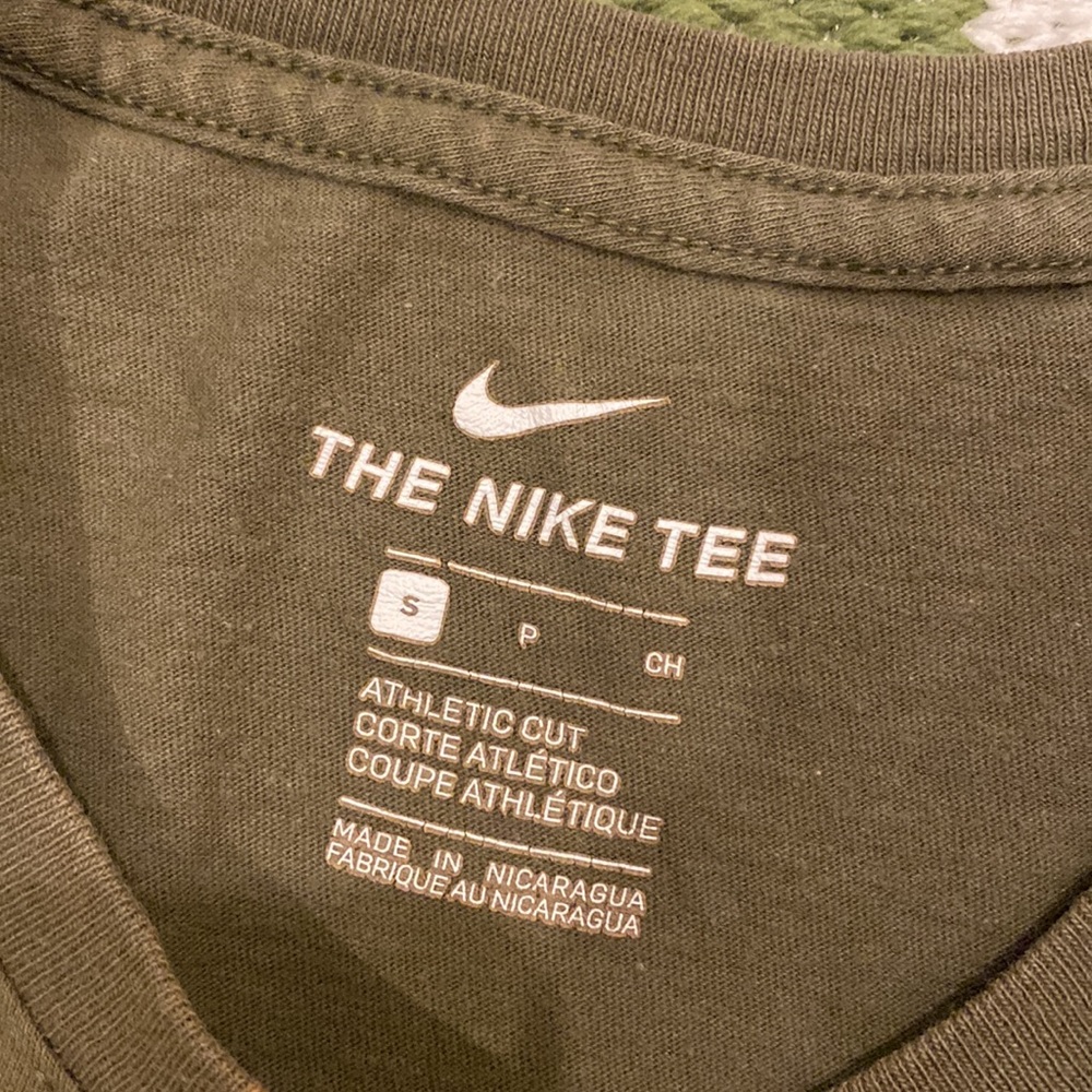 Nike✨TShirt - Picture 3 of 4